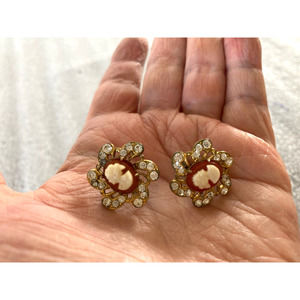 Vintage Cameo Screwback Earrings with Clear Rhinestones Floral Shape